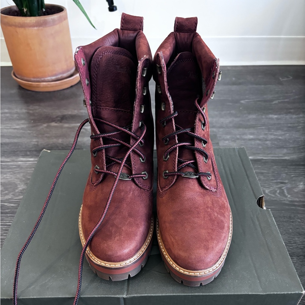NWB Timerland Courmayeur Valley 6 in Boots in Rust Nubuck, size 9